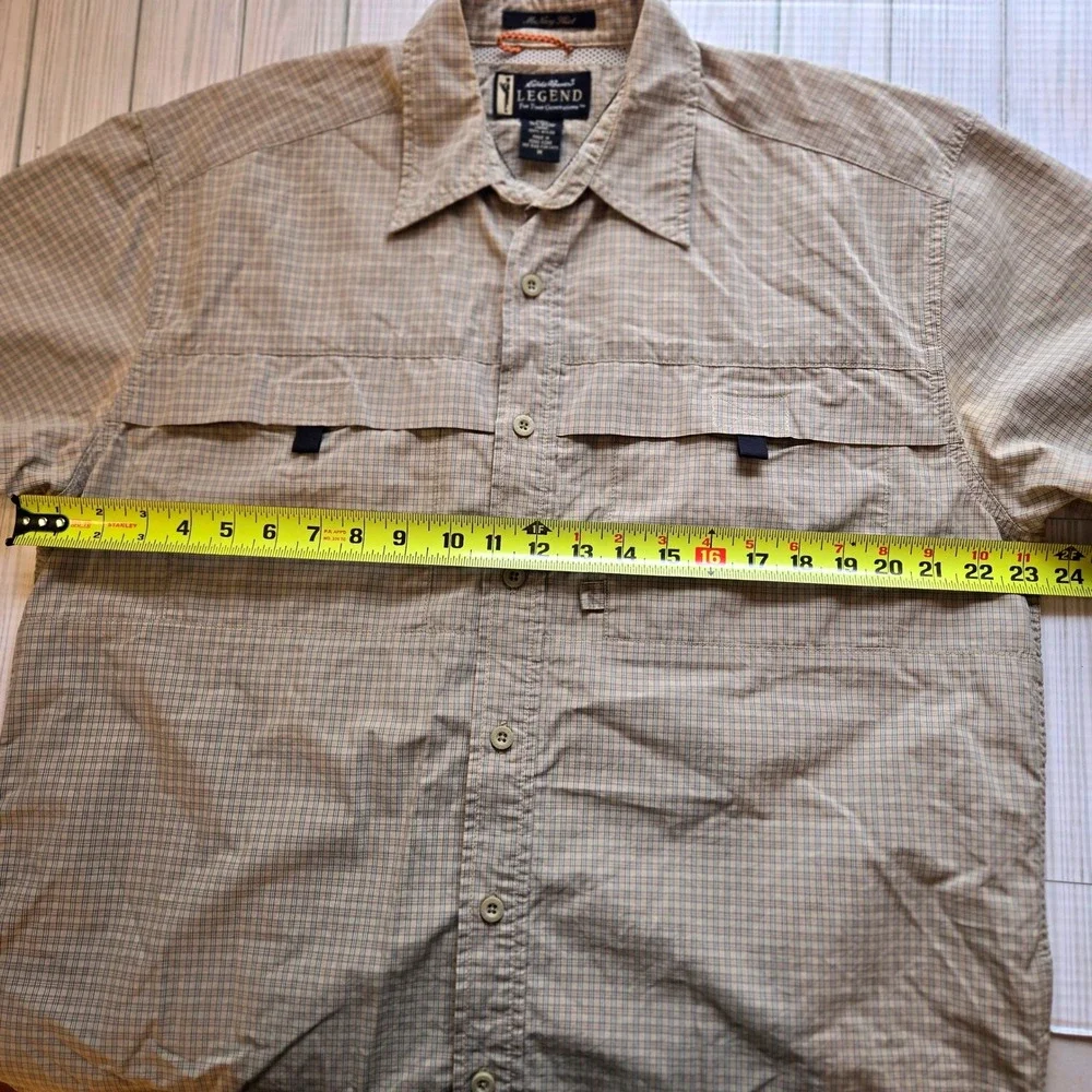 Eddie Bauer Legend Earthtech McNary Short Sleeve Medium Tan Plaid Fishing Vented